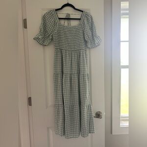 Green and White Tiered Maxi Sundress with Puff Sleeves